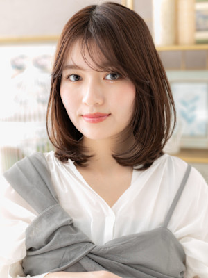 ツヤ感透けバング内巻きワンカールボブディ　マロンベージュ