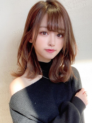 30代40代に人気後れ毛がかわいいくびれヘアシャギーレイヤー