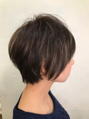 【Flor】*丸みショート+ハイライトマットシルバー*