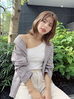 艶髪♪外ハネレイヤー×くびれヘア