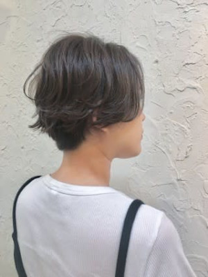 【Flor】*エッジショート+外ハネ+シルキィベージュ