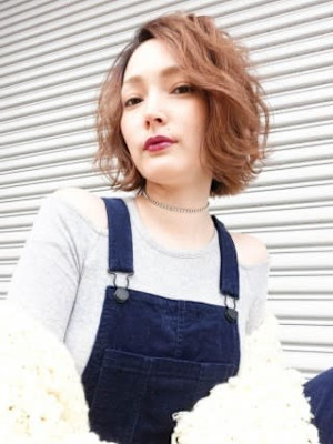 【Flor】*ピーチオレンジ+外ハネカーリーヘア*