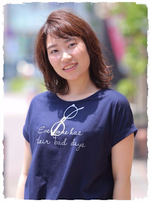 【Flor】*ミディアムレイヤー×外ハネくびれミディ*