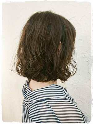 ≪ふわミディ×ゆるガーリー前下がりボブ×プラチナベージュ≫