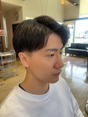 アップバングマッシュ