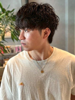 ツイストスパイラルパーマ ツーブロック メンズショート 束感