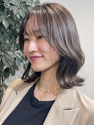 おおきめくびれミディアム　ナチュラルストレートパーマ