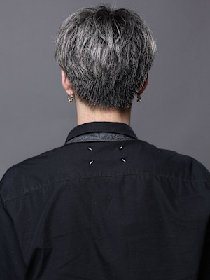 パールシルバーで魅せるナチュラル韓流ショート