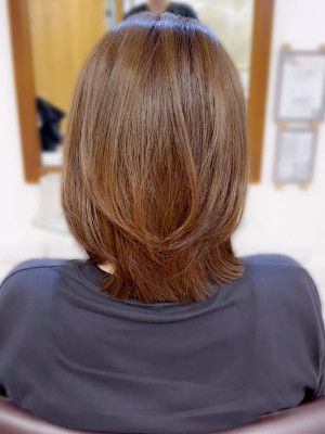 自然な動きが魅力🌟大人柔らかミディアムレイヤー