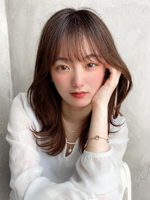 30代40代に人気後れ毛がかわいいくびれヘアシャギーレイヤー