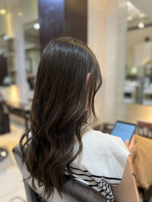 オリーブベージュのケアカラー