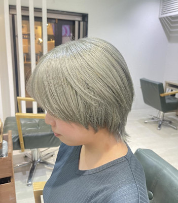 ウルフショート/ミントグリーンカラー/ハイトーンヘア