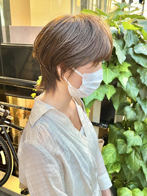 ウルフショート/段カット/グレージュカラー/透明感