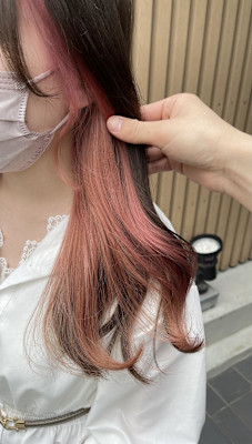 インナーカラー/イヤリングカラー/コーラルピンク