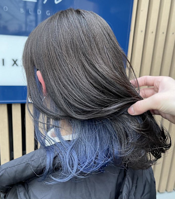 インナーカラー/イヤリングカラー/ブルー/ウェーブ巻き