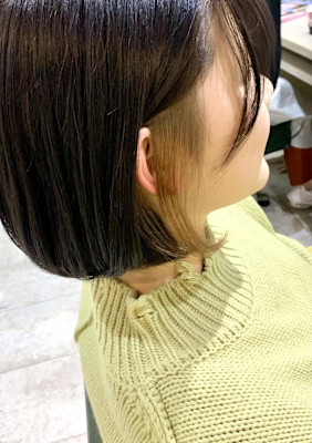 インナーカラー×ボブ　イヤーカラーベージュ