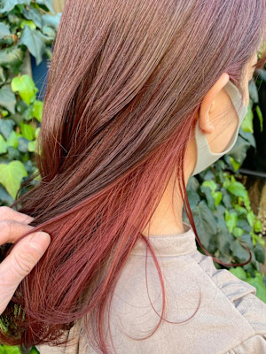 イヤリングカラー　インナーカラー×ピンクベージュ