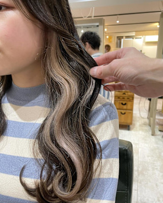 ミルクティーグレージュ×インナーカラー×グレージュ