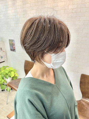 大人可愛いふんわりショート