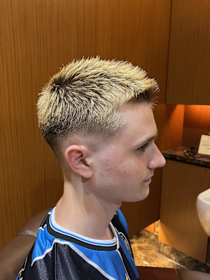 銀座　理容室　外国人スタイル　テーパーフェード　ローフェード