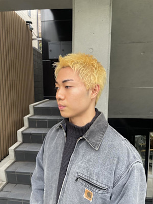 ツーブロックアップバング/ブロンドカラー