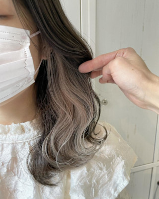 ホワイトベージュ×インナーカラー/グレージュ