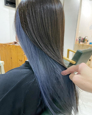 クリアブルー　インナーカラー　イヤリングカラー