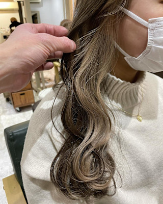 ミルクティーグレージュ×インナーカラー/ロングヘア