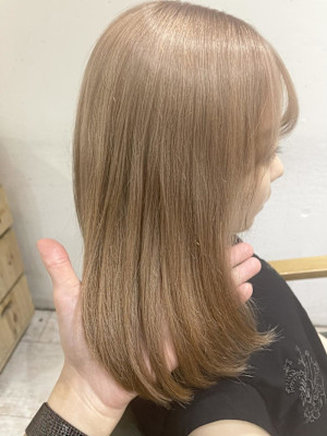 ミルクティーベージュ