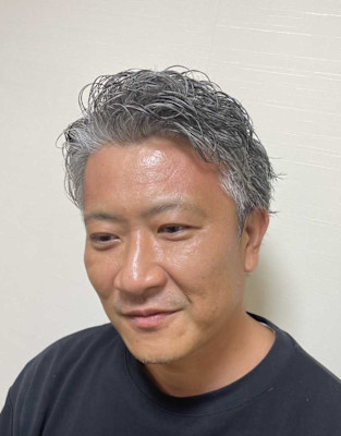 ハチ上のみオールパーパスで巻いたパーマスタイル