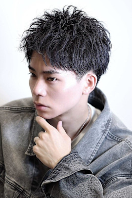 横顔カッコいい！アップバング！