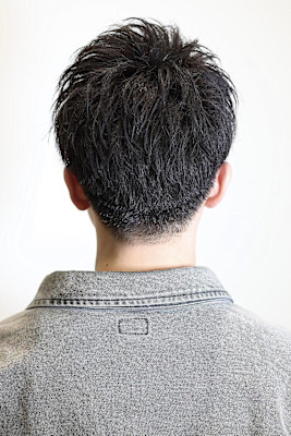 横顔カッコいい！アップバング！