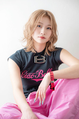 艶髪ハイトーン♪韓国風レイヤー×ウェーブ巻き