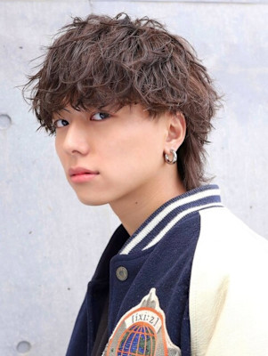 波打ちマッシュウルフ　波巻きパーマ　スパイラルパーマ