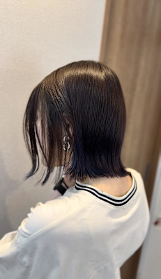 タイトライン×ブルーアクセントボブ