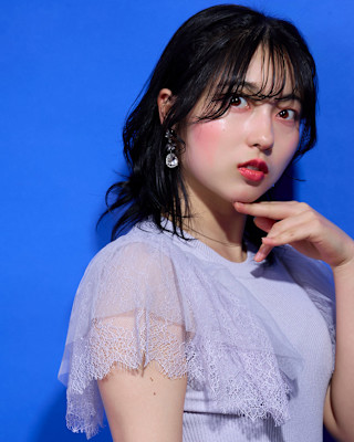 “Ember of Black”顔周りレイヤーカット×黒を纏