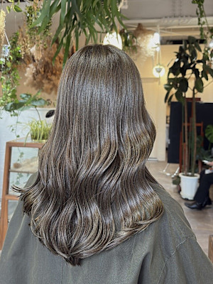 極艶オリーブベージュ