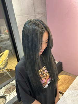 オリーブグレージュ