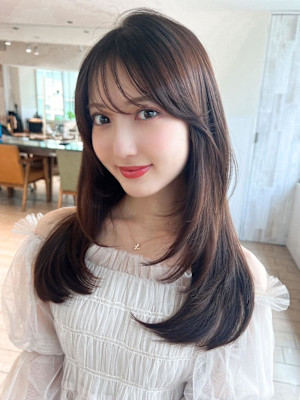 30代小顔に見えるくびれヘアレイヤー × オリーブグレージュ