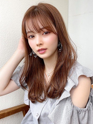 30代小顔に見えるくびれヘアレイヤー × オリーブグレージュ