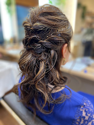 お呼ばれヘア／ハーフアップ