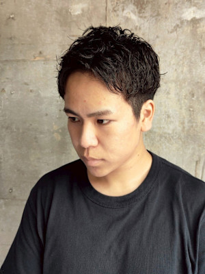 ピンパーマ ツイストスパイラル  ツーブロック 刈り上げ