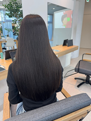 暗髪ロングレイヤー