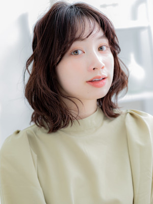 フレンチカジュアル小顔くびれレイヤーウルフ　マロンベージュ