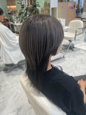 シルバーヘア／ウルフヘア／アンブレラカラー／ロングウルフ