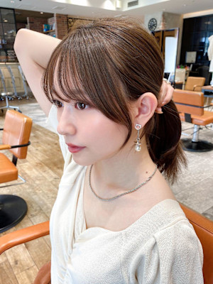 大人かわいいくびれヘアセミロング × ミルクティーベージュ