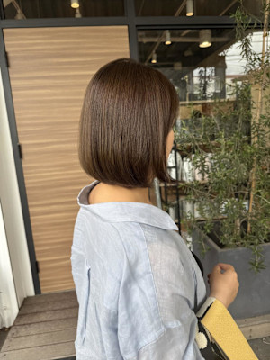 オリーブベージュカラー