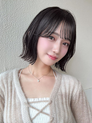 30代40代に人気の大人かわいい前髪ありのくびれショート