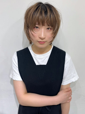 ハイトーン ベージュ ショートボブ ハッシュカット レイヤー