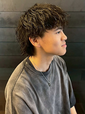 マッシュ 波巻きスパイラルパーマ 束感 メンズパーマ 20代